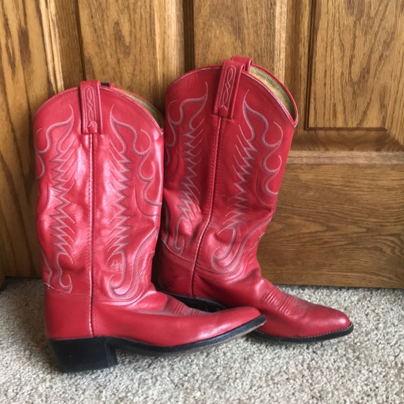 dan post red boots